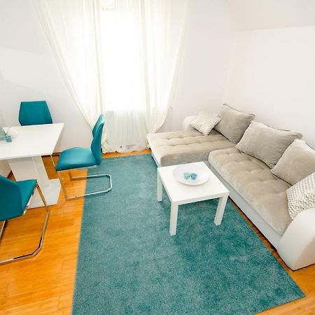 Apartment With View Zirovnica ภายนอก รูปภาพ