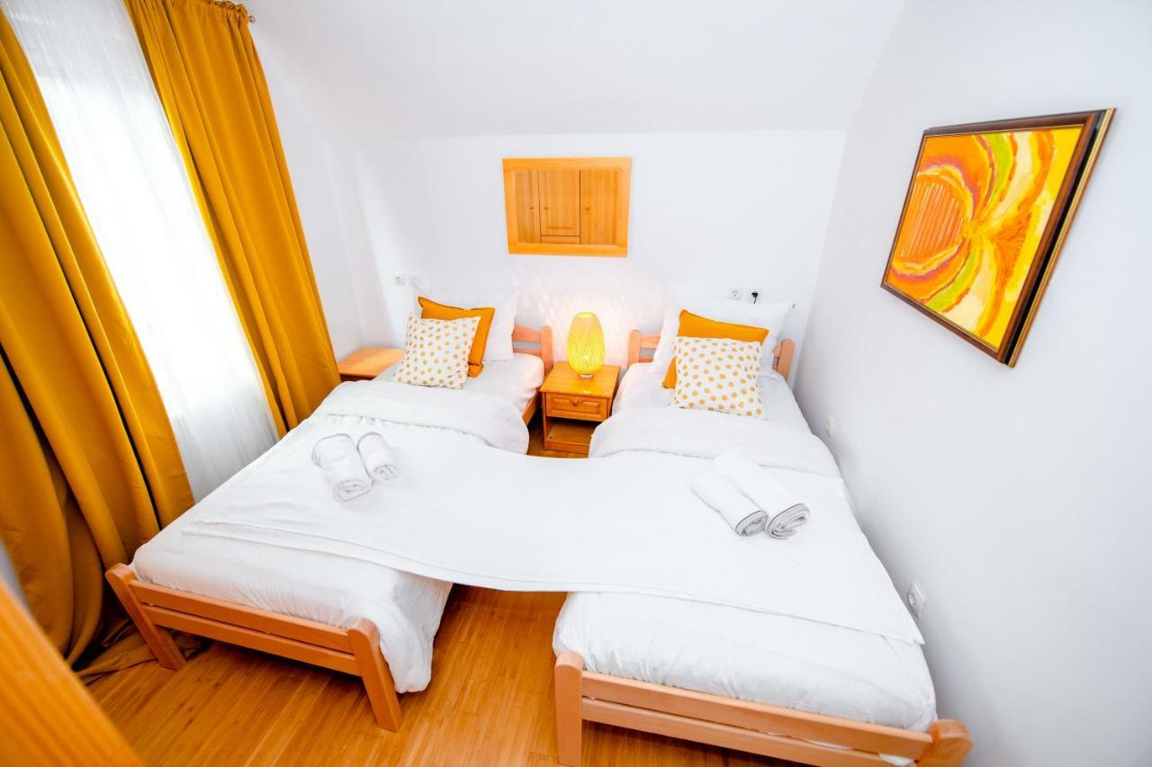 Apartment With View Zirovnica ภายนอก รูปภาพ