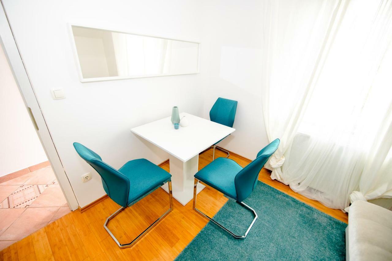Apartment With View Zirovnica ภายนอก รูปภาพ