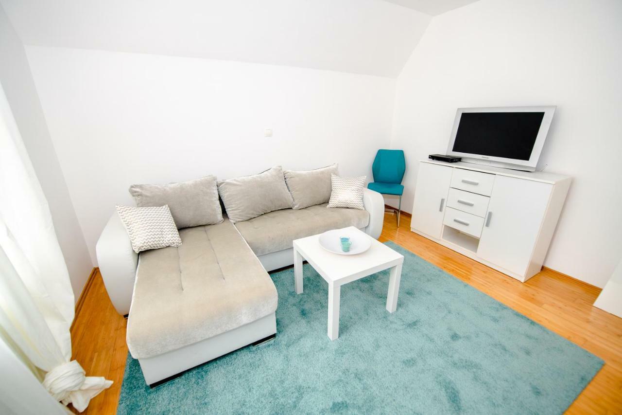 Apartment With View Zirovnica ภายนอก รูปภาพ