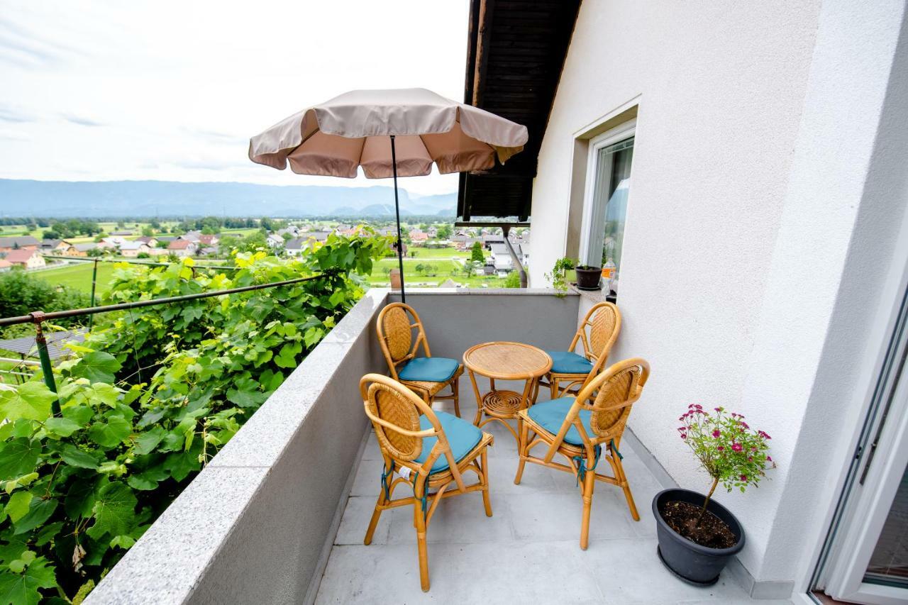 Apartment With View Zirovnica ภายนอก รูปภาพ